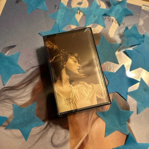 Taylor Swift Fearless Cassette - Picture 2 of 4